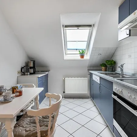 Luv Und Lee Schausende